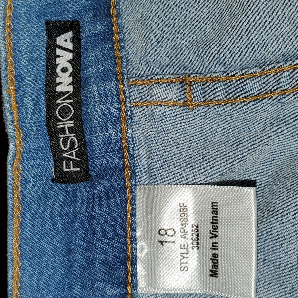 Fashion Nova size 18 distress jeans - Picture 8 of 9